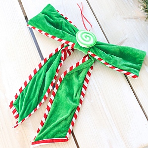 Hanging Green Bow 48cm