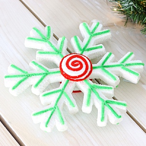 Hanging Green Snowflake 31cm