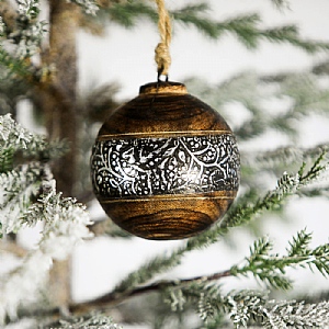 Silver Bloom Glass Bauble (8cm)