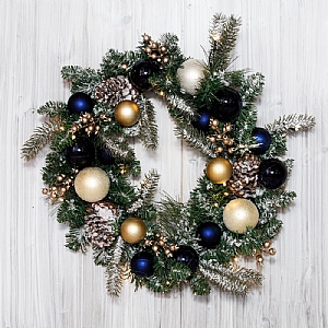 Pre-Lit Blue Bauble Wreath (60cm)